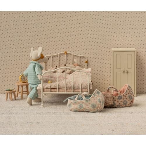 Maileg Vintage Bed Mouse - Off White